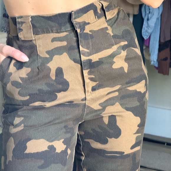 REVOLVE - superdown - militar cameo pants - Picture 15 of 15